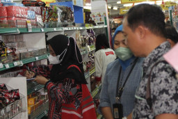 Jelang Lebaran, Pemkab Ponorogo Sidak Swalayan, Temukan Mamin Kadaluwarsa