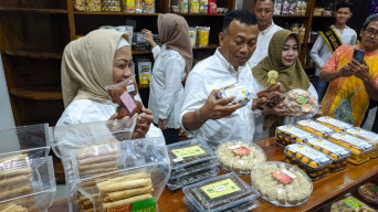 Resmikan Gadung Melati, Bupati Sugiri: Ini Pusat Oleh-Oleh Asli Ponorogo