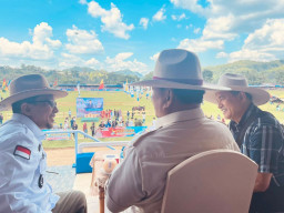 Kode Keras! Prabowo-Yusril Dielukan Ribuan Massa di Sumbar