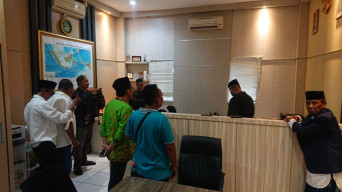 Sempat Diwarnai Ricuh saat Pelantikan, Pj Rektor Unisla Mulai Tempati Kantornya