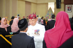 88 Guru di Kota Batu Terima Satyalancana Karya Satya pada Peringatan Hardiknas 2023