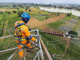 UPT Malang Sigap Normalkan Kembali Sistem Setelah SUTT Terkena Petir