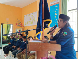Camat Pulau Laut Tengah Kukuhkan Pengurus Karang Taruna