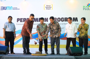 PLN dan Wagub Jatim Resmikan Program Beasiswa KSE di Surabaya