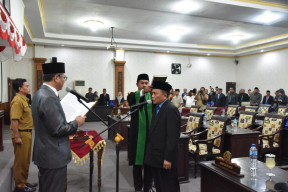 Ketua DPRD Sumenep Lantik Anggota PAW dari Fraksi PAN