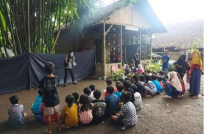 PLN Fasilitasi Edukasi non Formal pada Gubug Pustaka Ndalung