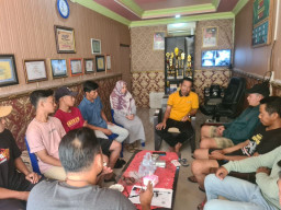 Suka Dengan Istri Orang, Seorang Perangkat Desa di Lamongan Dilurug Warga