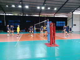 Tim AVC Challange Cup 2023 Latihan di GOR Stikosa-AWS