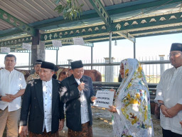 Wali Kota Semarang Mbak Ita Serahkan Hewan Qurban ke MAJT