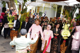 Pemkot Madiun Fasilitasi Masyarakatnya Nikah, Mahar Hingga Hotel Gratis