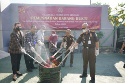 Kejari Kota Madiun Musnahkan 1 Kg Sabu