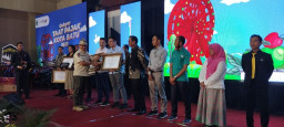 Bapenda Kota Batu Berikan Penghargaan Kepada Wajib Pajak yang Tepat Waktu