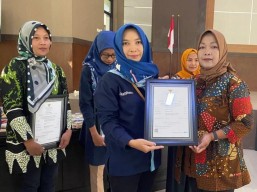 Fasilitasi UMKM Pacitan Naik Kelas, PLN Serahkan 500 Sertifikat Halal