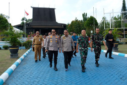 Kapolda Kalsel Pantau Langsung Titik Api Karhutla Melalui Jalur Udara