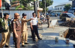 TPH Kejari Kota Madiun Turun Langsung Awasi Proyek Strategis