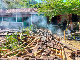 Gedung PAUD di Ponorogo Ludes Terbakar, Guru dan Orang Tua Murid Histeris