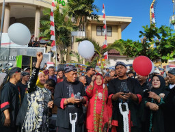 Hari Jadi Ponorogo ke-527, DPRD Gandeng 130 UMKM Marjinal Bagikan Makanan Gratis