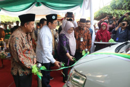 Pegadaian Syariah & Laznas LMI Beri Bantuan Satu Unit Ambulance ke Ponorogo