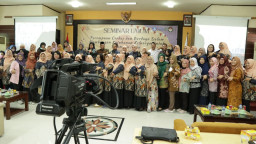 Perempuan Indonesia Wajib Melek Digital