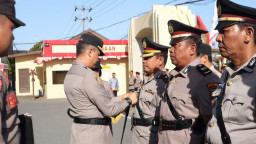 Kapolres Kotabaru AKBP Dr. Tri Suhartanto Resmi Lantik Pejabat Baru di Jajarannya