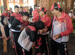 Berangkatkan 142 Atlit di Ajang Porprov Ke VIII, Bupati Ponorogo: Target Kita 15 Emas