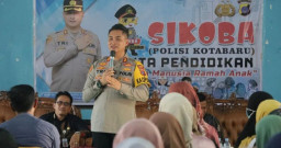 Kapolres Kotabaru Berikan Motivasi  Dewan Guru Sekaligus Umroh Gratis