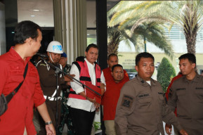 Achsanul Qosasi Diduga Terima Uang Haram Rp 40 M dari Korupsi BTS Kominfo