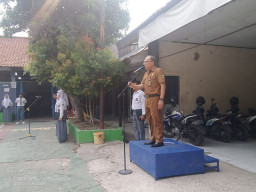 Dinas Ketenagakerjaan Kota Cilegon Sambangi Apel Upacara di SMKS Yabhinka