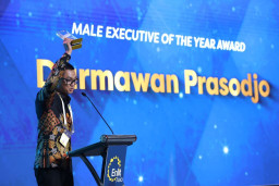 Darmawan Prasodjo Raih Male Executive Of The Year Enlit Asia Power Energy Awards 2023