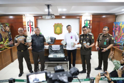 Tersangka BTS Kominfo Kembalikan Kerugian Negera ke Kejagung Senilai USD 2.021.000