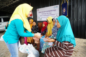 PIKK PLN UID Jawa Timur Berbagi Kebahagiaan di Hari Ibu