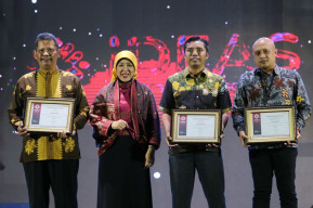 Wali Kota Eri Cahyadi Raih Penghargaan Pemimpin Berdampak dalam Awarding IDEAS 2023