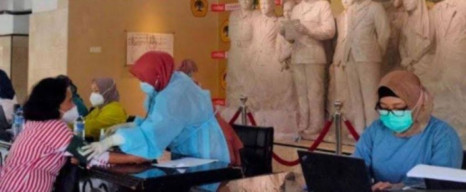 Lawan Covid 19, Dokter dan Tenaga Pendidik Untag Vaksin Bersama