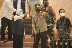 Forkopimda Jatim Amankan Jumat Agung di Gereja Katedral Surabaya