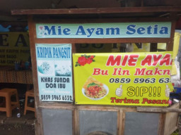 Pandemi Belum Berakhir, Usaha Mie Ayam Bu Iin Tetap Laris