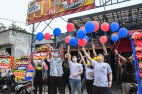 Pasangan Food Vlogger Kenneth Chandra-Gratiana Lianto Hadirkan Jajanan ala Korea