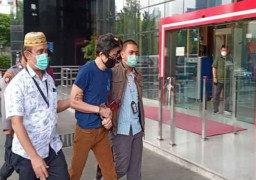 Suap Anggota DPR Rp 5 Miliar, Pengusaha Batubara Ini Diborgol KPK