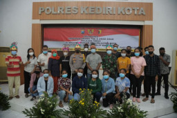 Launching Orang Tua dan Anak Asuh Pelajar Papua