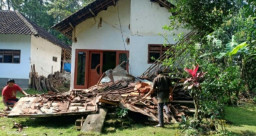 6 Meninggal  dan 1 Luka Berat Dampak Gempa di Jawa Timur