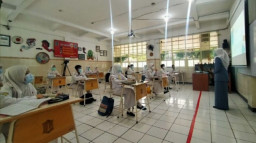 Dispendik Surabaya Serahkan Kelulusan Siswa ke Masing-masing Sekolah