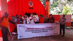 SIG Salurkan Bantuan 1.500 Paket Sembako dan 1000 Sak Semen