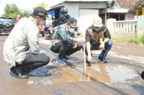 Wabup Subandi Sidak Jalan, dan Pastikan Lebaran Jalan Sudah Bagus