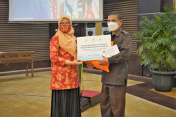 Gapai Berkah Ramadan di Masa Pandemi, Kemenkop UKM Berbagi