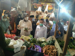 Beberapa Komoditi Pangan di Pasar Besar Batu, Merangkak Naik