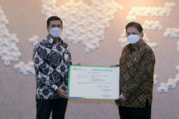 Menko Perekonomian: Penerima KUR Kecil Dapat Perlindungan Jamsostek