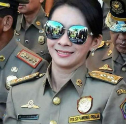 KPK Lelang Tas Mewah Balenciaga dan Anting Berlian Milik Sri Wahyuni Manalip