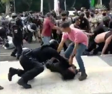 Dibanting Polisi, Mahasiswa di Tangerang Langsung Kejang