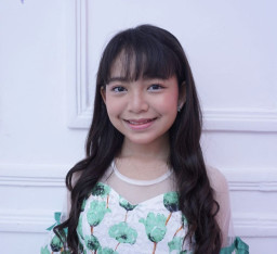 Tasya Lau, Remaja Imut Pemilik Segudang Talenta