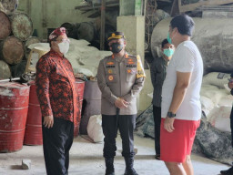 Kapolres Blitar Kota Bersama Walikota Blitar Cek Toko dan Agen