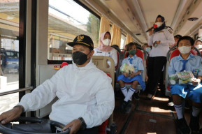 Walikota Madiun Ajak Anak-anak Vaksin Sambil Berwisata